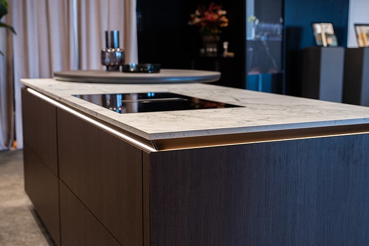 Kookeiland-met-verlichting-SieMatic.jpg
