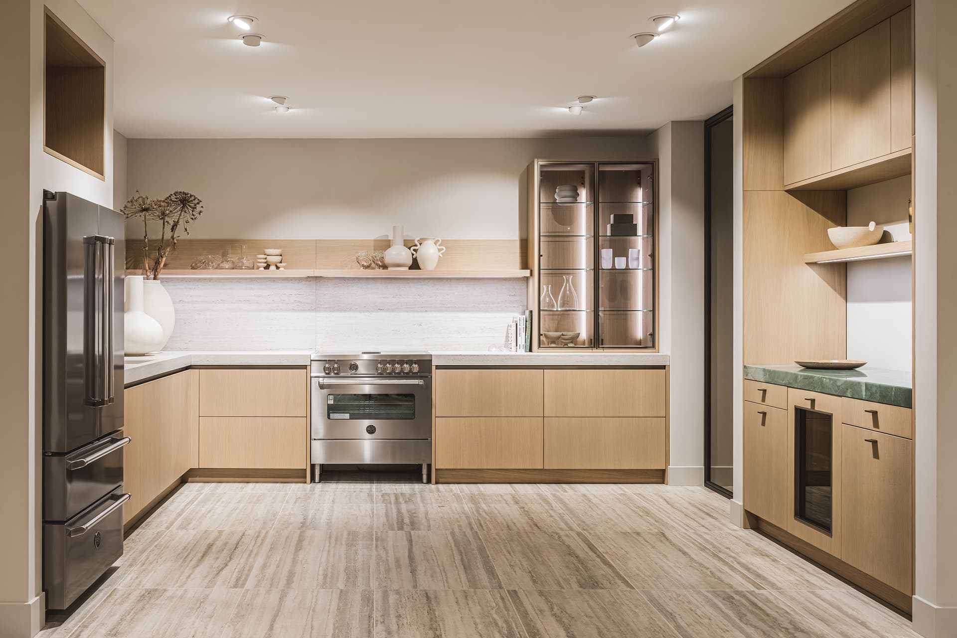 Moderne hoekkeuken van hout