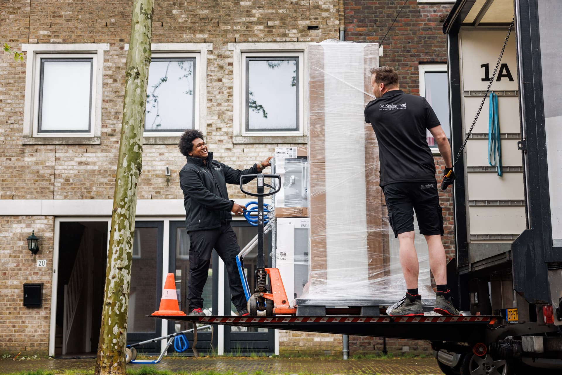 20230511_DMG-Transport_Fotografie Jules van Iperen_038.jpg Bezorgers Mandemakers