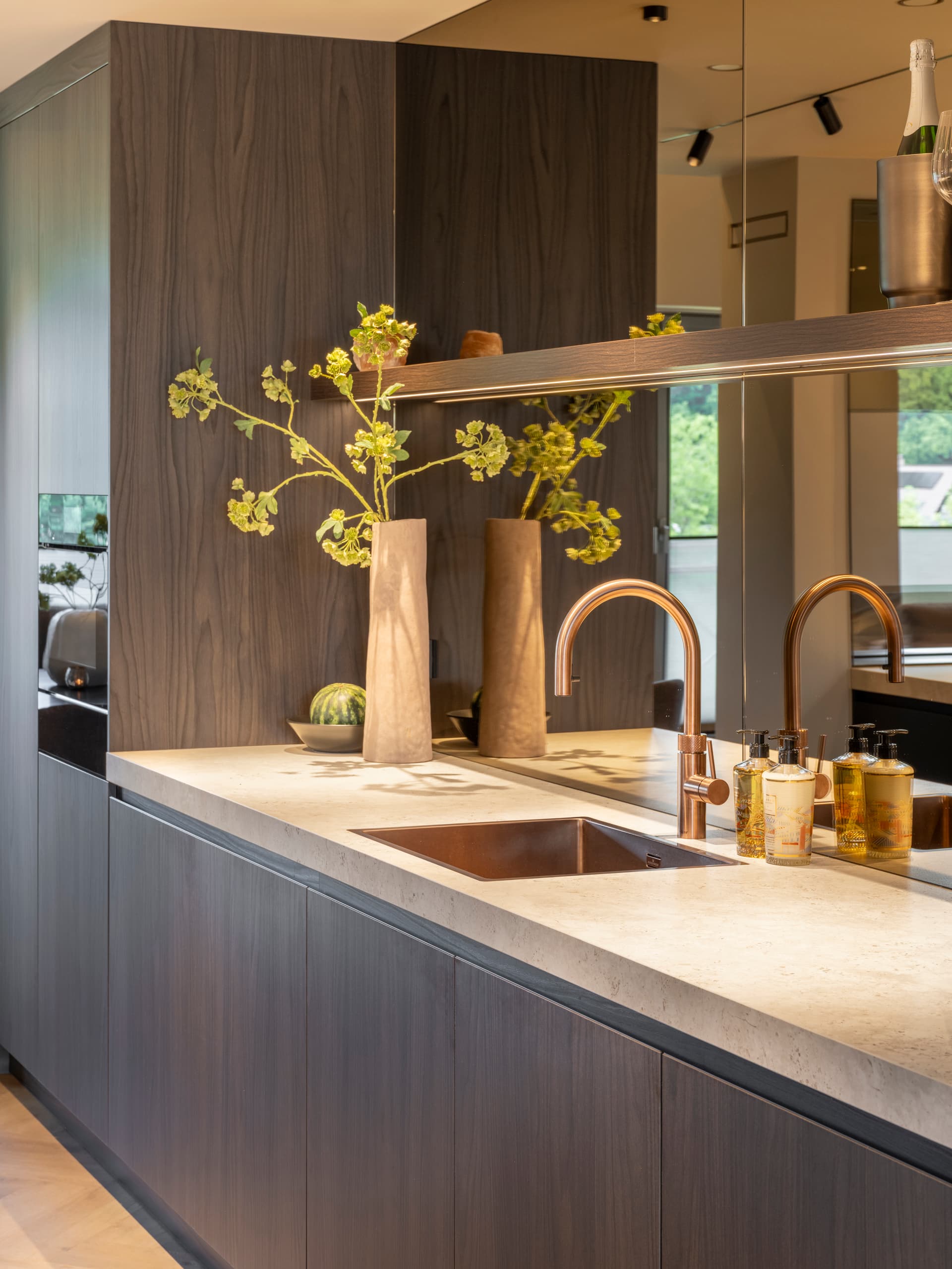 31 Designa Timmerbrink Vaassen DeniseZwijnenPhotography.jpg Bruine keuken