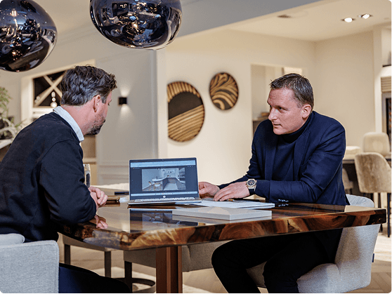 Adviesgesprek in showroom